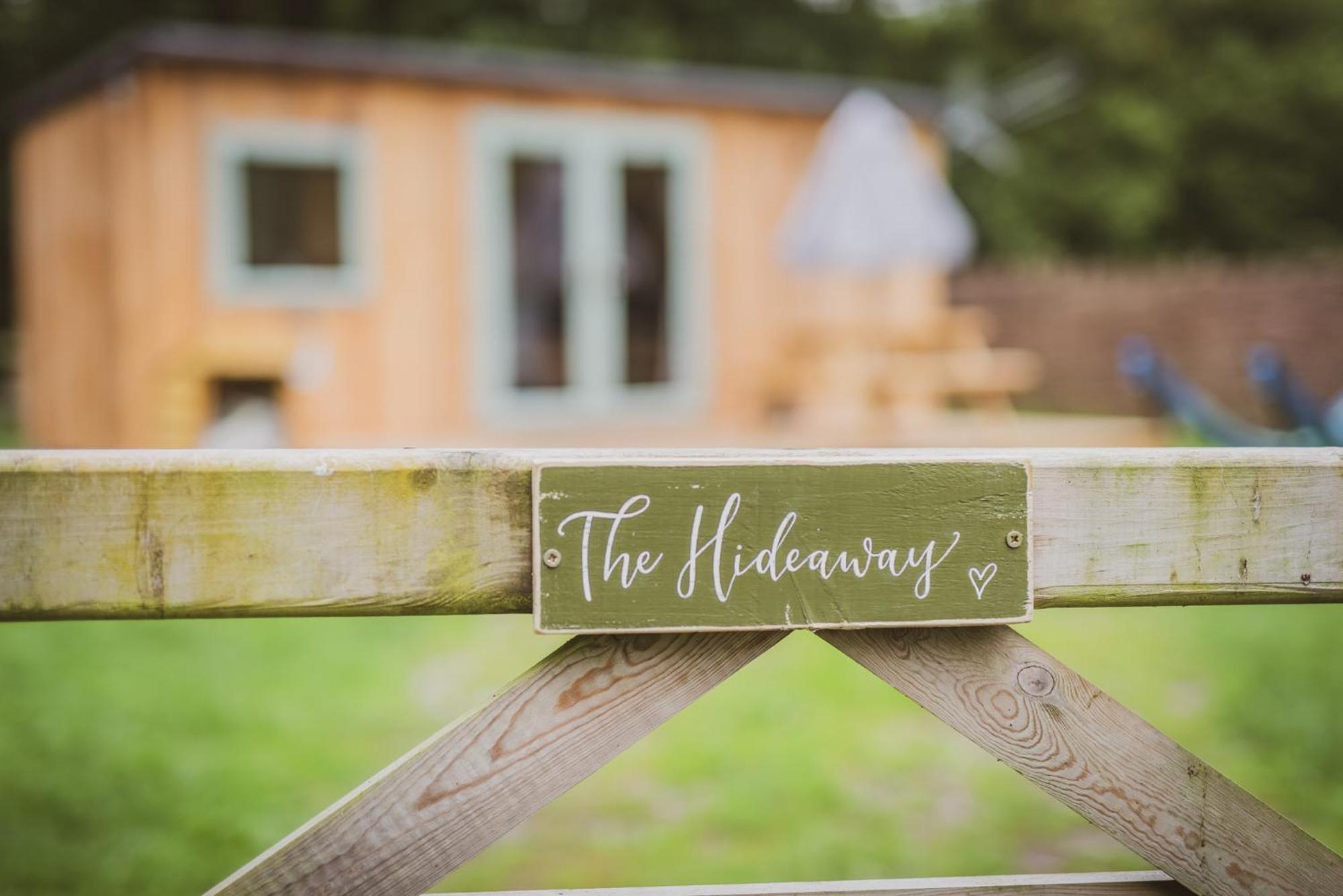 The Hideaway At Hiddenwood Glamping Otel Corsley Dış mekan fotoğraf