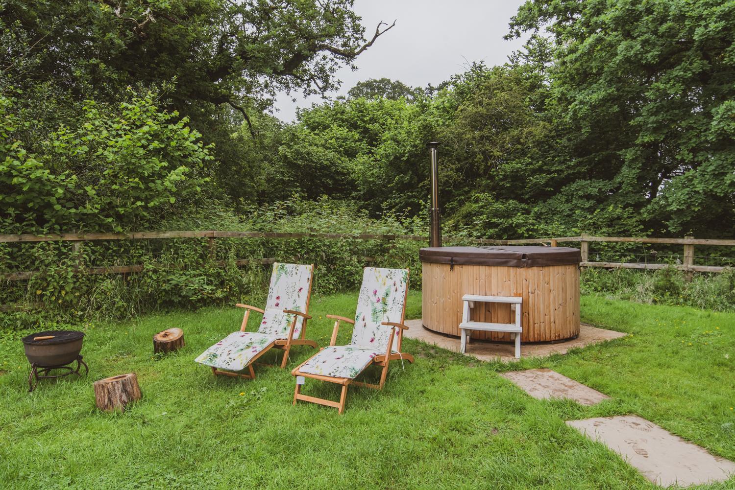 The Hideaway At Hiddenwood Glamping Otel Corsley Dış mekan fotoğraf