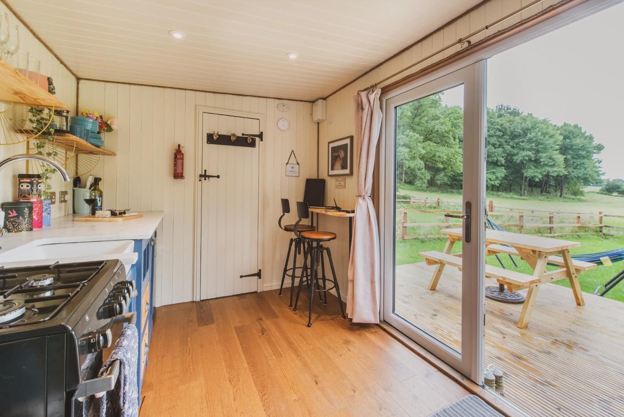 The Hideaway At Hiddenwood Glamping Otel Corsley Dış mekan fotoğraf